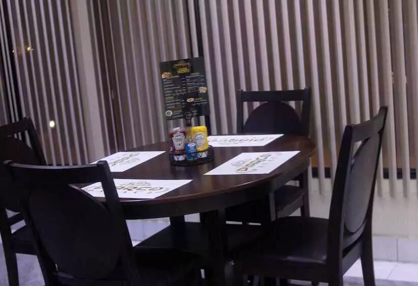 هتل Piarco Palace