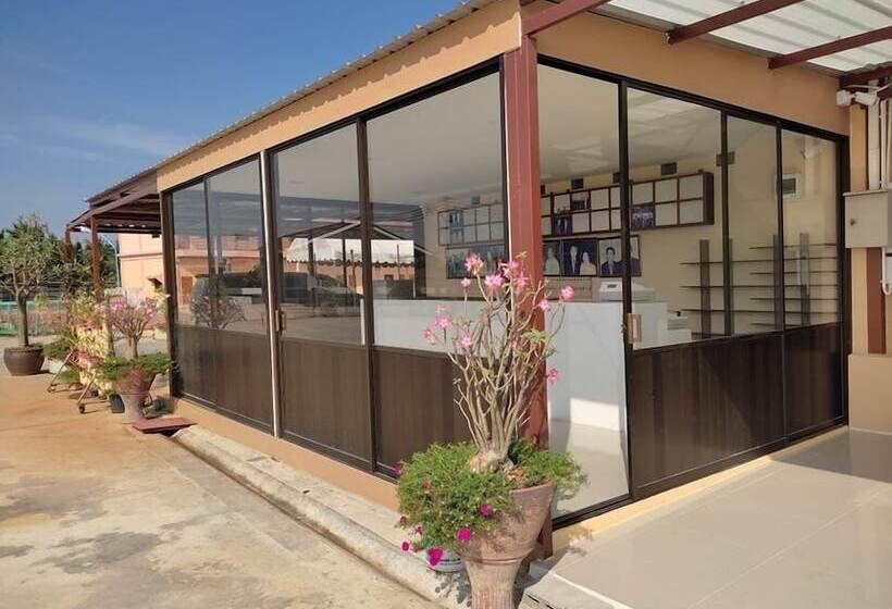 בית מלון כפרי Pueng Luang Resort