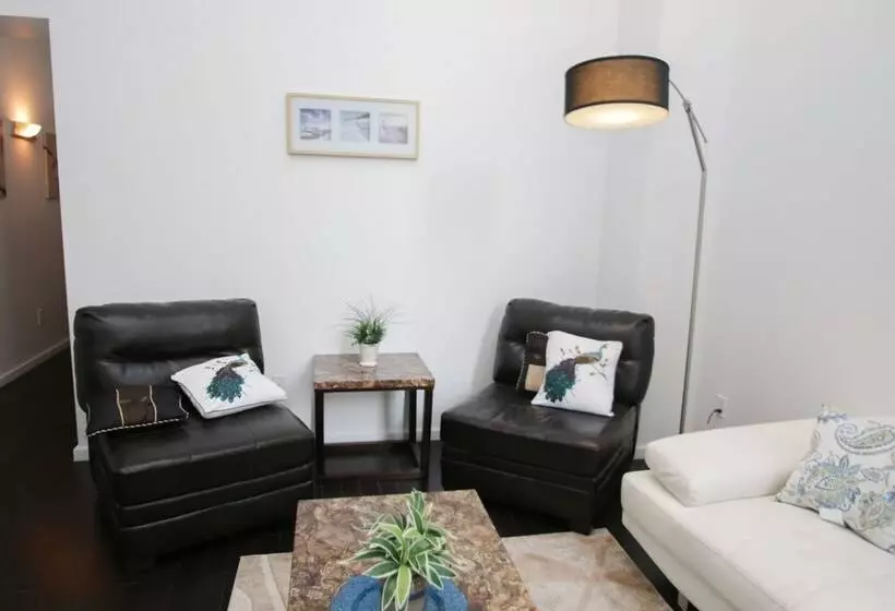 هتل Renaissance Properties   728 Market Street