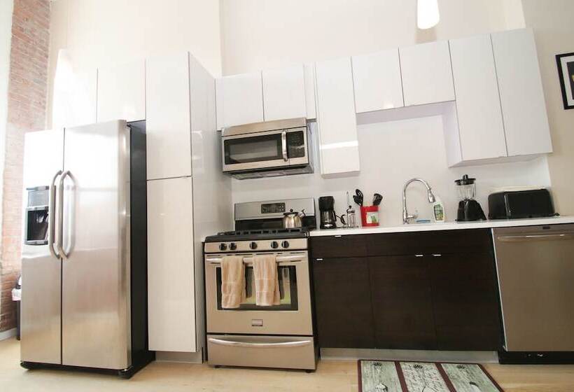 Отель Renaissance Properties   728 Market Street