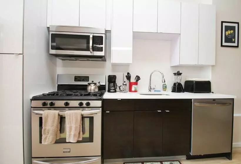 هتل Renaissance Properties   728 Market Street