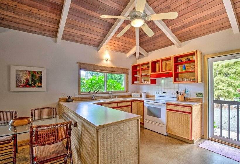 Melemele Kapa A Cottage: 1 Block To Beach!