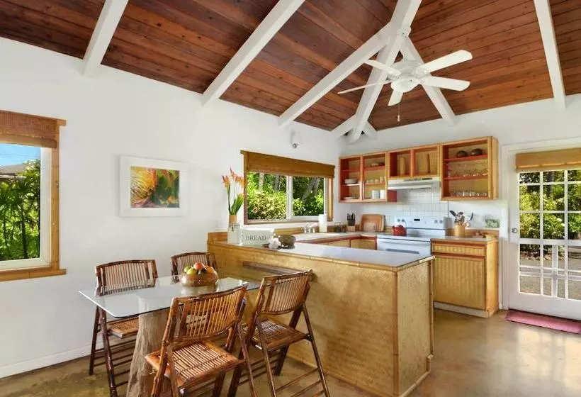 Melemele  Kapa A Cottage: 1 Block To Beach!