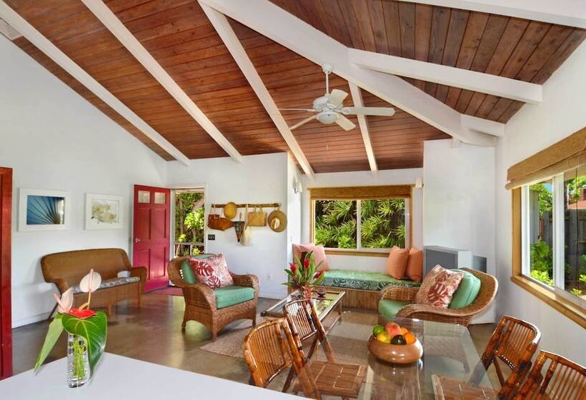 Melemele Kapa A Cottage: 1 Block To Beach!