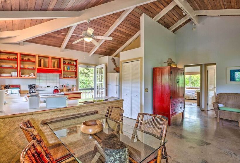 Melemele Kapa A Cottage: 1 Block To Beach!