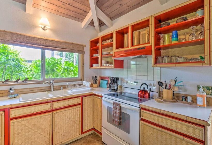 Melemele Kapa A Cottage: 1 Block To Beach!