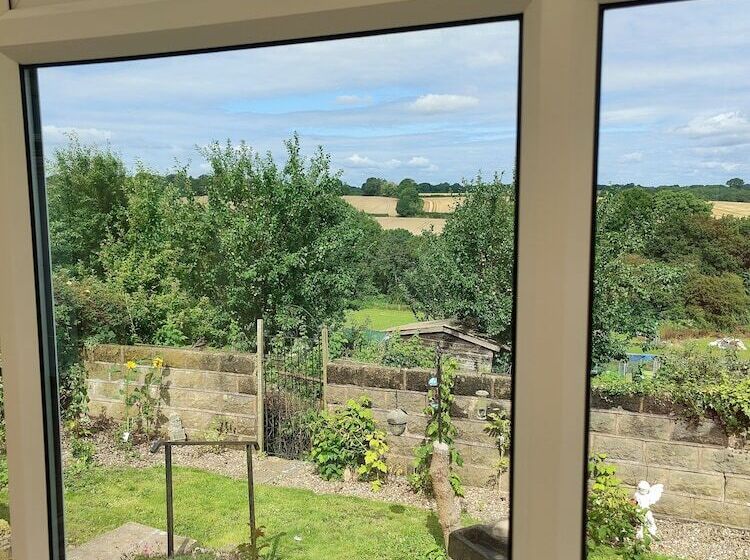 레지던스 Split Level Bungalow   Sleeps4   Close To Walks