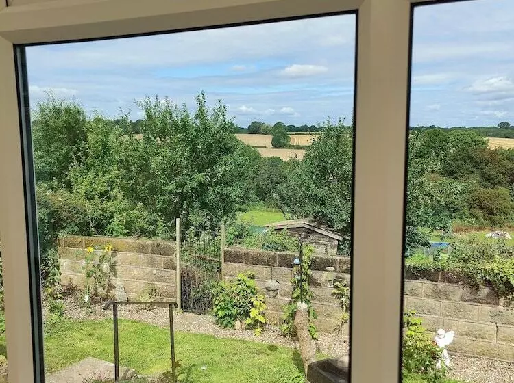 Residenssi Split Level Bungalow   Sleeps4   Close To Walks