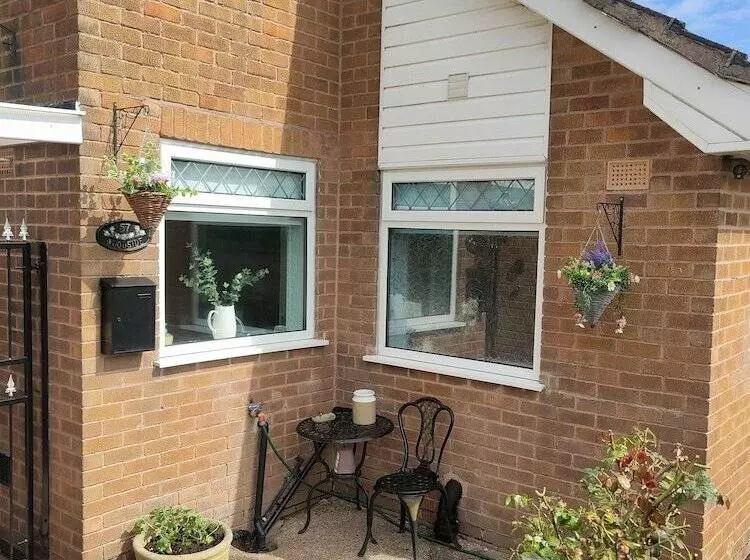 Residenssi Split Level Bungalow   Sleeps4   Close To Walks