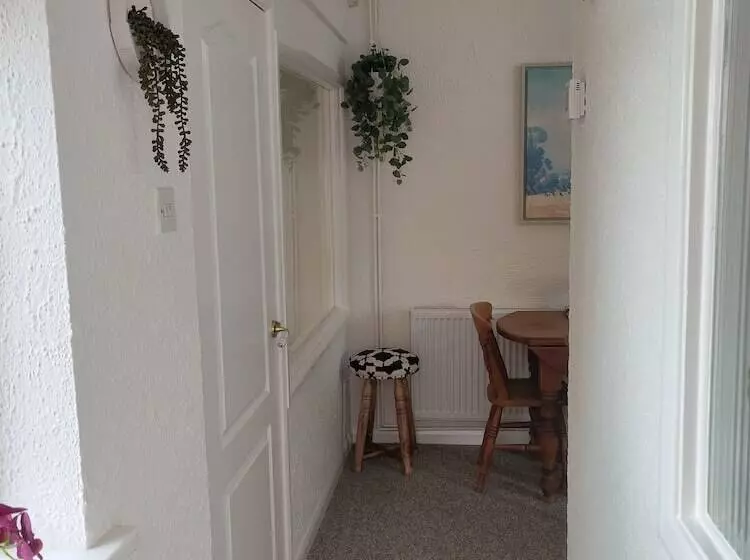 Residenssi Split Level Bungalow   Sleeps4   Close To Walks