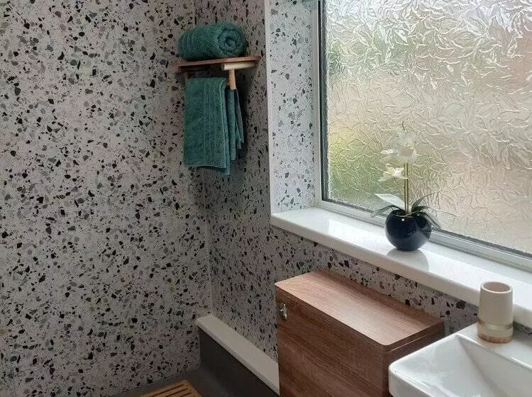 Residenssi Split Level Bungalow   Sleeps4   Close To Walks