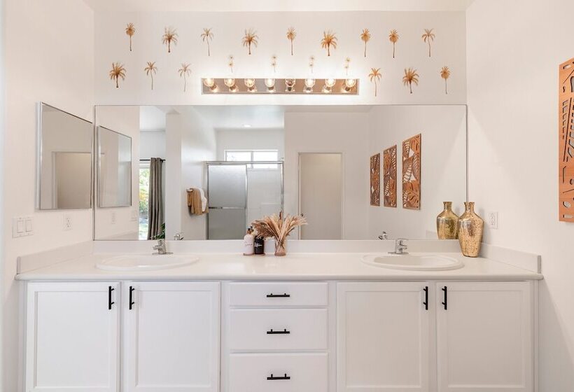 Sunny Palms By Avantstay Near Empire Polo Club