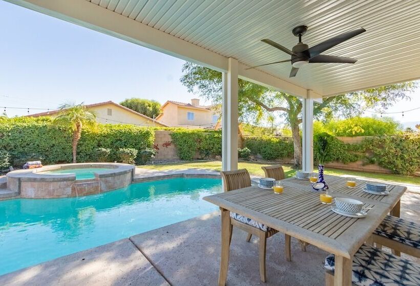 Sunny Palms By Avantstay Near Empire Polo Club