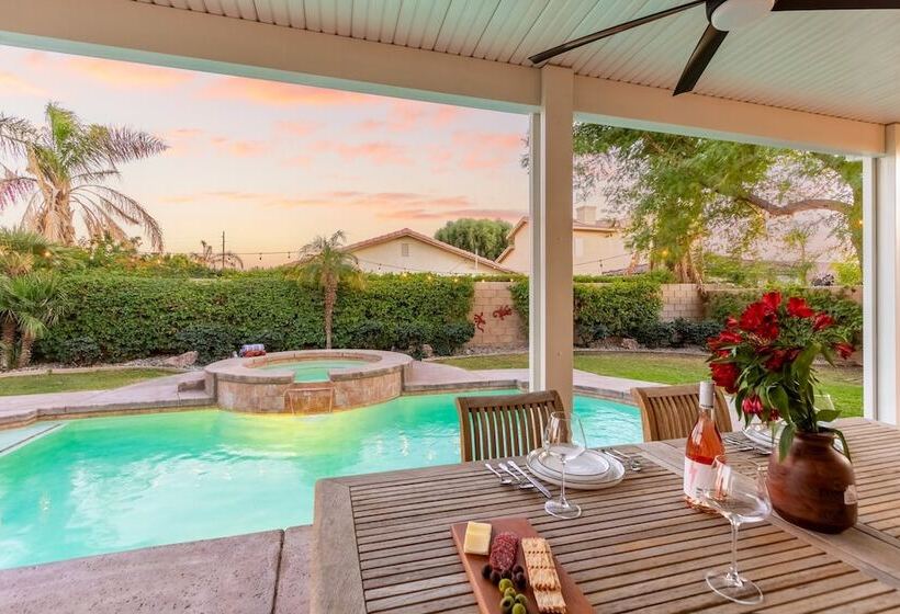 Sunny Palms By Avantstay Near Empire Polo Club