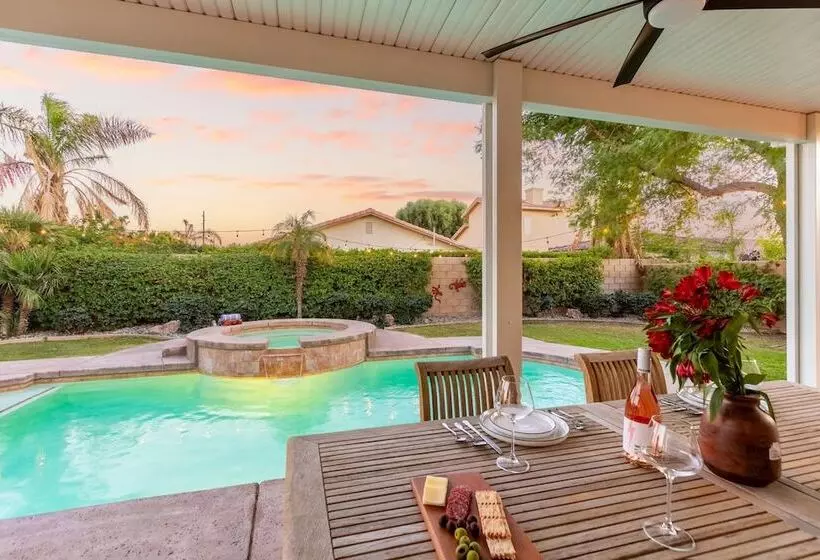 Sunny Palms By Avantstay Near Empire Polo Club