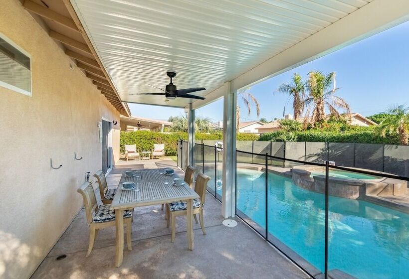 Sunny Palms By Avantstay Near Empire Polo Club