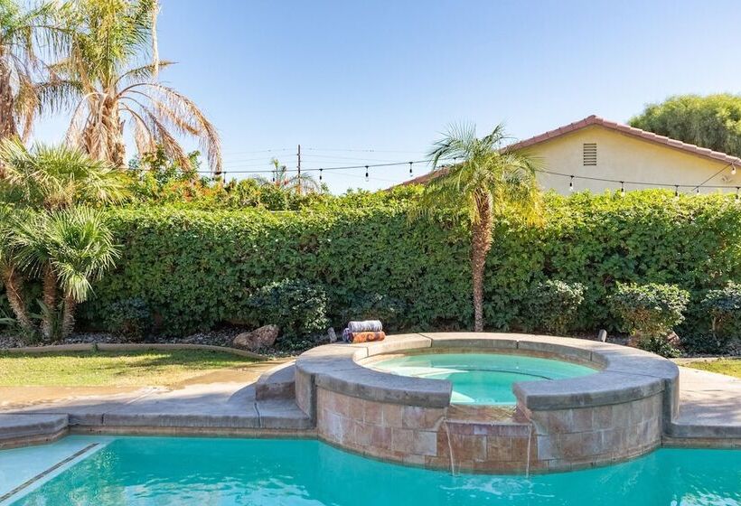 Sunny Palms By Avantstay Near Empire Polo Club