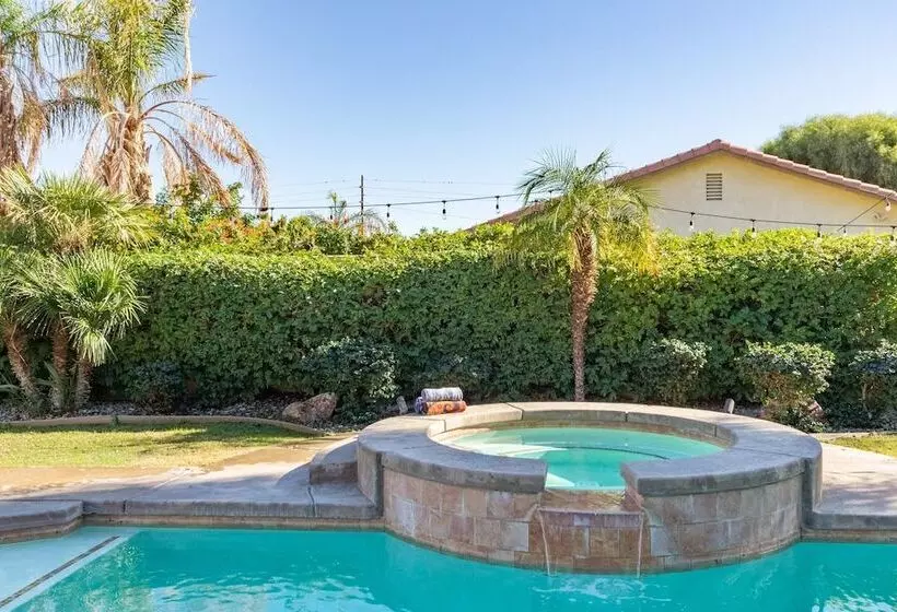 Sunny Palms By Avantstay Near Empire Polo Club