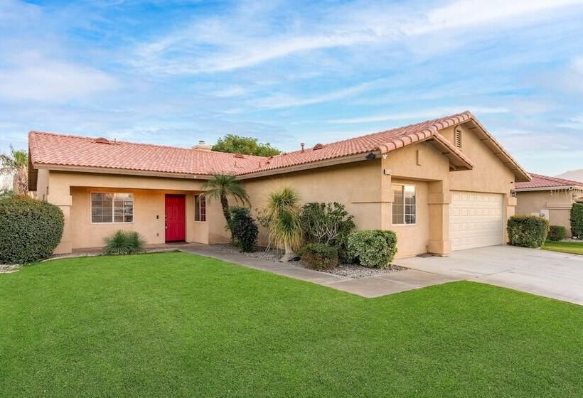 Sunny Palms By Avantstay Near Empire Polo Club