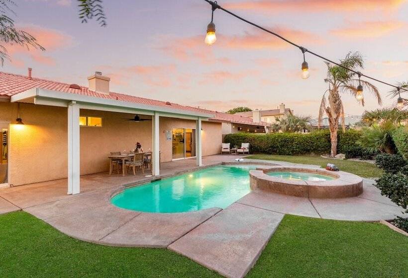 Sunny Palms By Avantstay Near Empire Polo Club