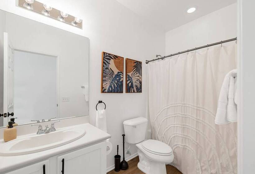 Sunny Palms By Avantstay Near Empire Polo Club