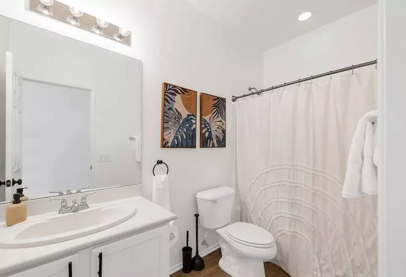 Sunny Palms By Avantstay Near Empire Polo Club