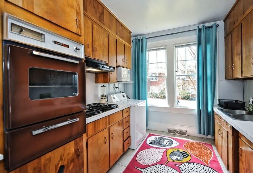 The Home Collection Hawthorne Lane