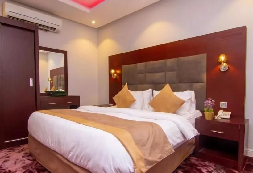 Hotelli Al Muteb Suites Al Tawon
