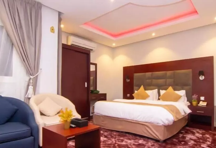 Hotelli Al Muteb Suites Al Tawon