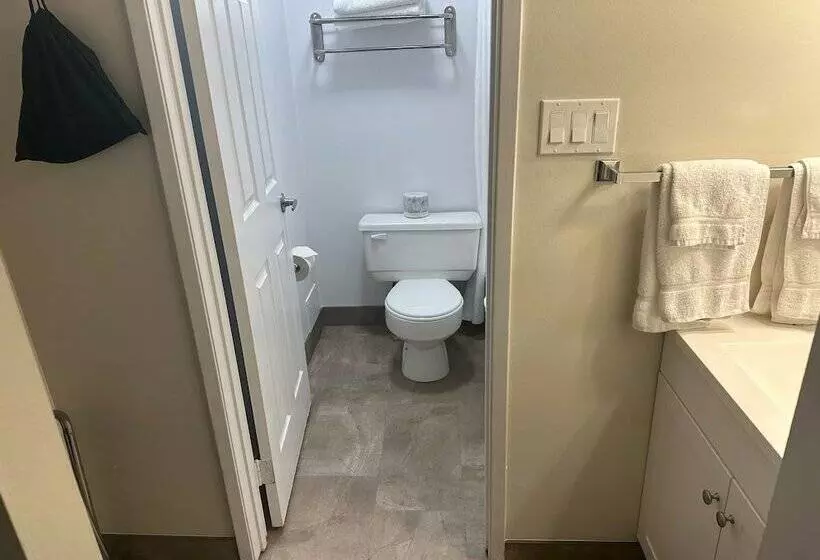 Hotelli Anavada Inn & Suites Grande Prairie