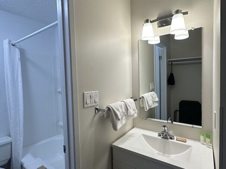 Hotel Anavada Inn & Suites Grande Prairie