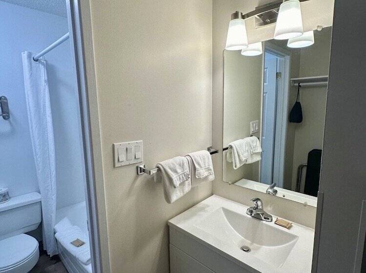 Hotel Anavada Inn & Suites Grande Prairie