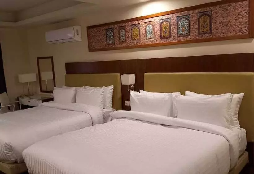 هتل Avari Xpress Gilgit