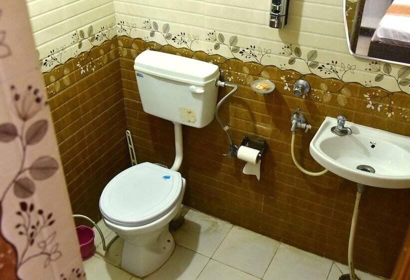 Отель Bluebells Varanasi