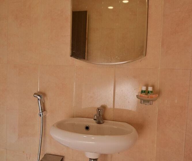 Отель Bluebells Varanasi