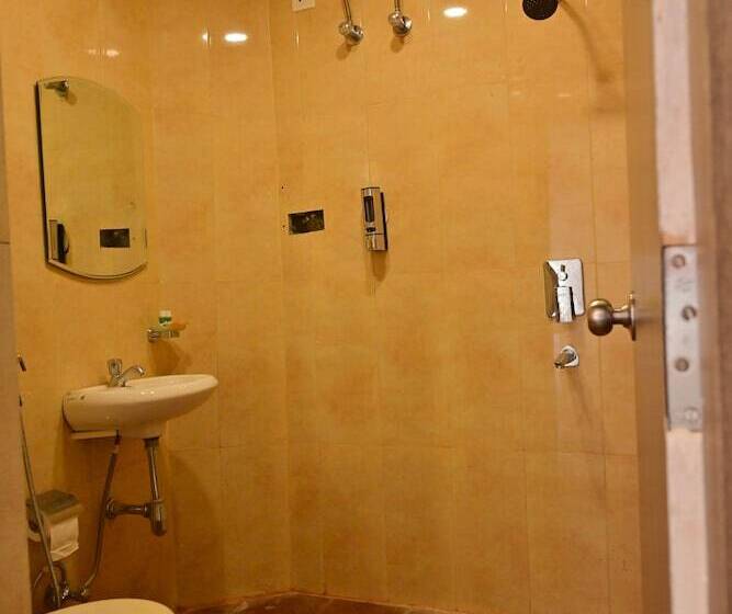 Отель Bluebells Varanasi