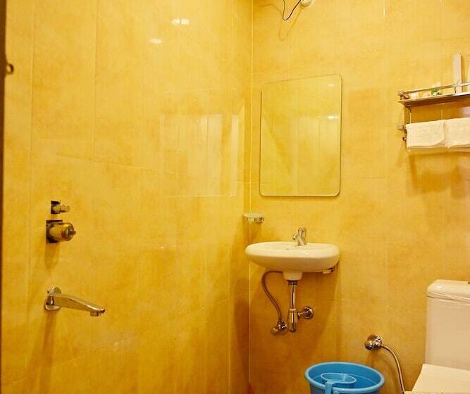 Отель Bluebells Varanasi