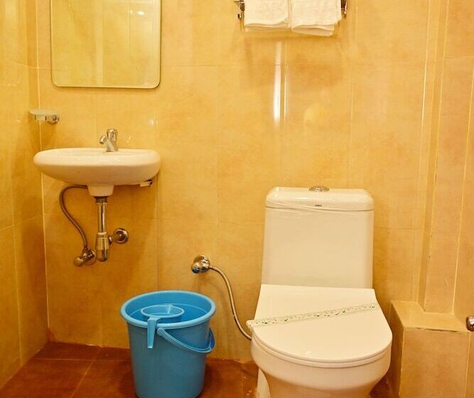 Отель Bluebells Varanasi