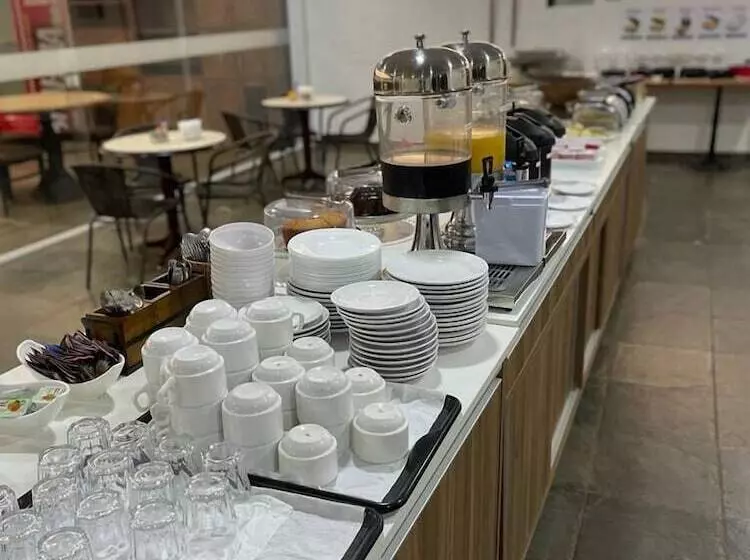 ホテル Bravo Suites