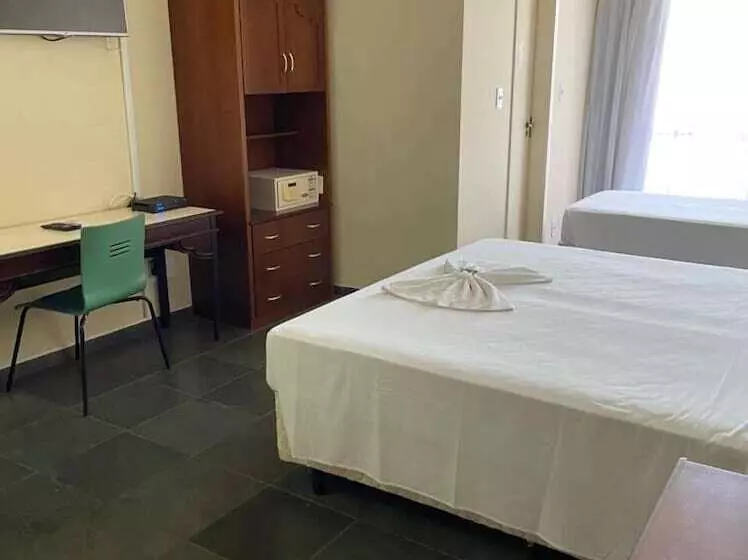 ホテル Bravo Suites