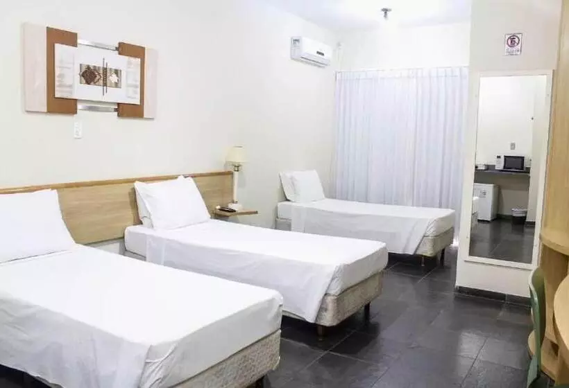 ホテル Bravo Suites