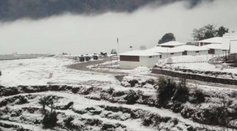 בית מלון כפרי Buransh Heli Resort