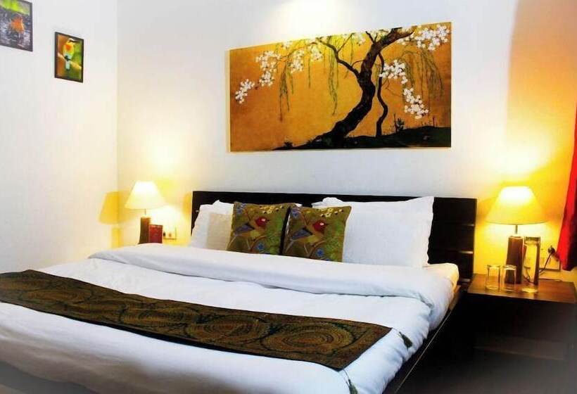 בית מלון כפרי Buransh Heli Resort