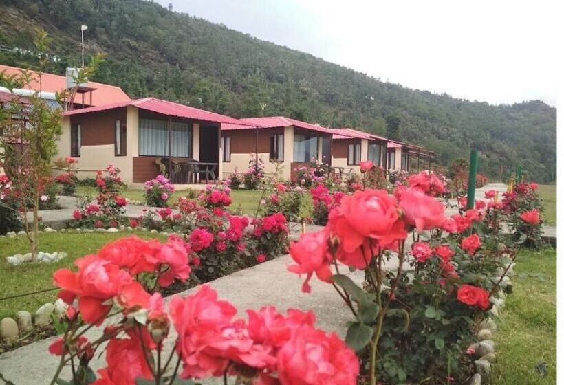 בית מלון כפרי Buransh Heli Resort