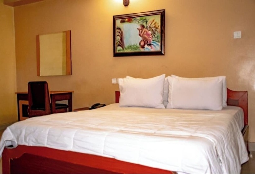 هتل Cameo's Suites