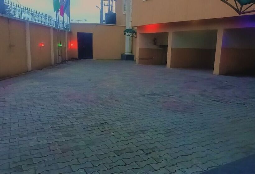 هتل Cameo's Suites