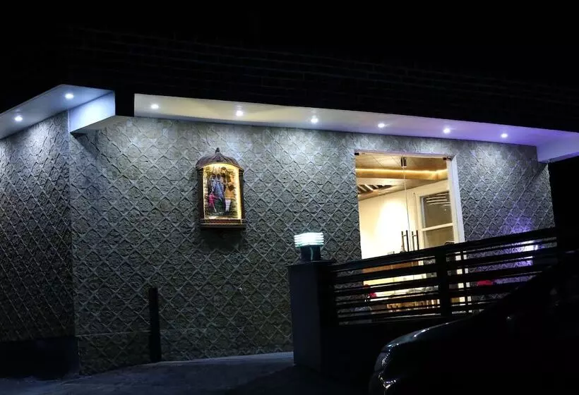 Hotelli Chakrata Inn Resort