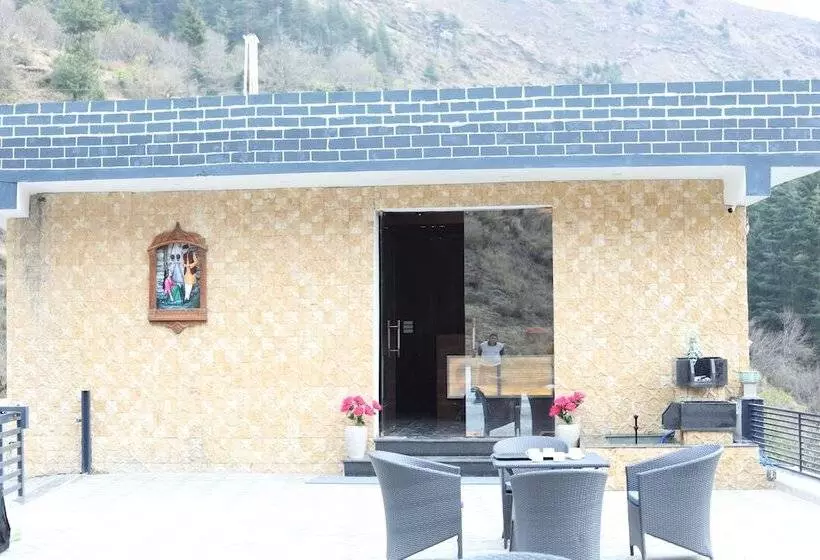 Hotelli Chakrata Inn Resort