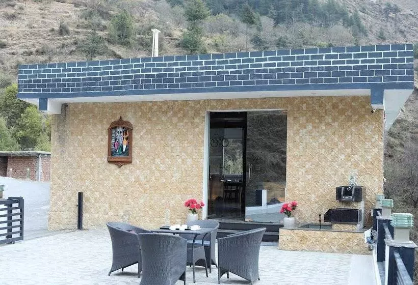 Hotelli Chakrata Inn Resort