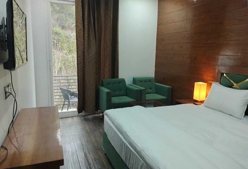 ホテル Chakrata Inn Resort